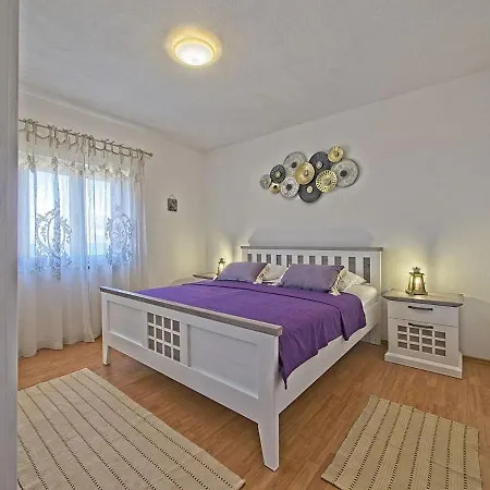 Apartment 3 Bedroom Nik Postira