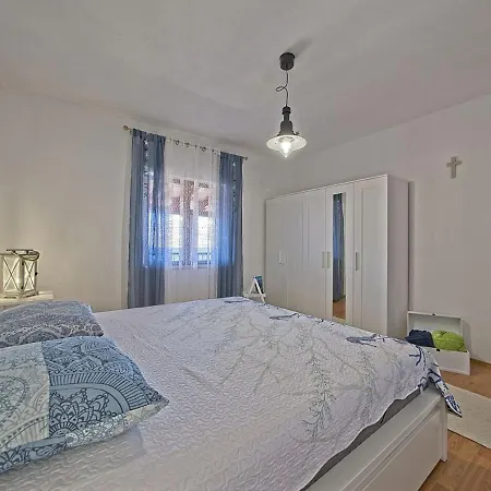 3 Bedroom Nik * Postira